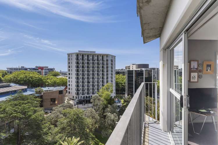 8d/18 Scotia Place Auckland Central_10