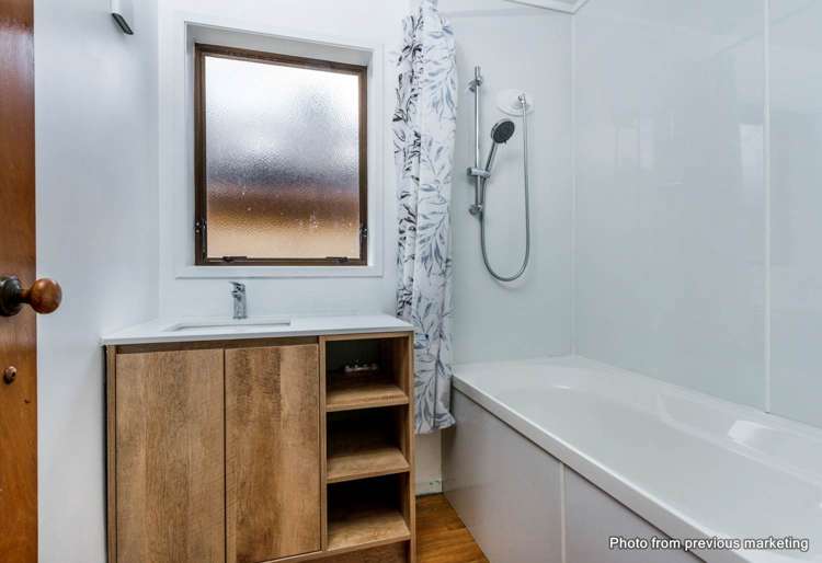 2/1 Claude Brookes Drive Henderson_19