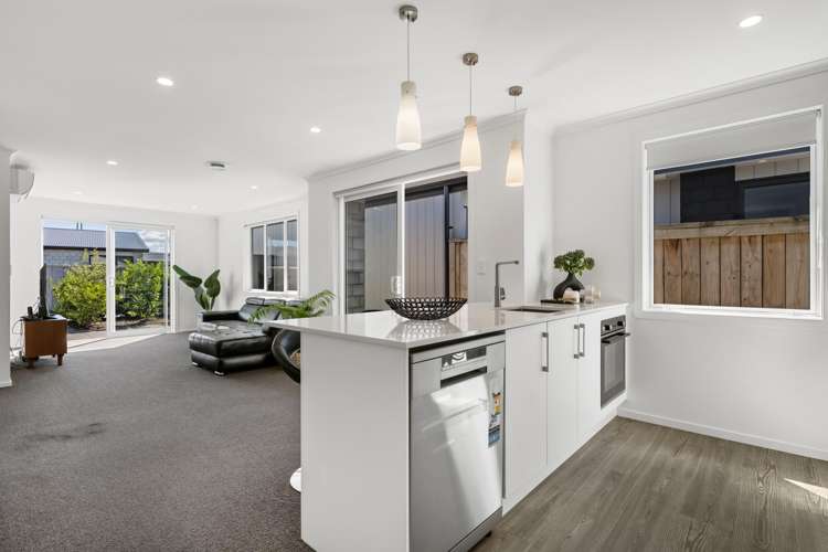 24 Foley Grove Pyes Pa_7