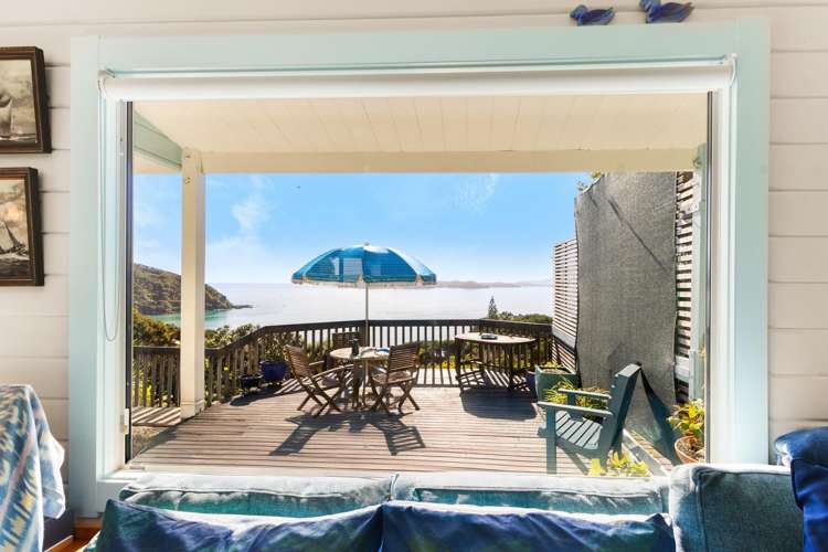 11 Russell Heights Russell_3