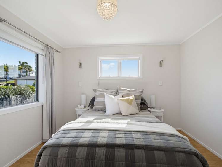 35 Albatross Road Red Beach_11