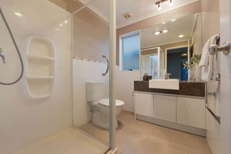 44 Seresin Crescent Flat Bush_25