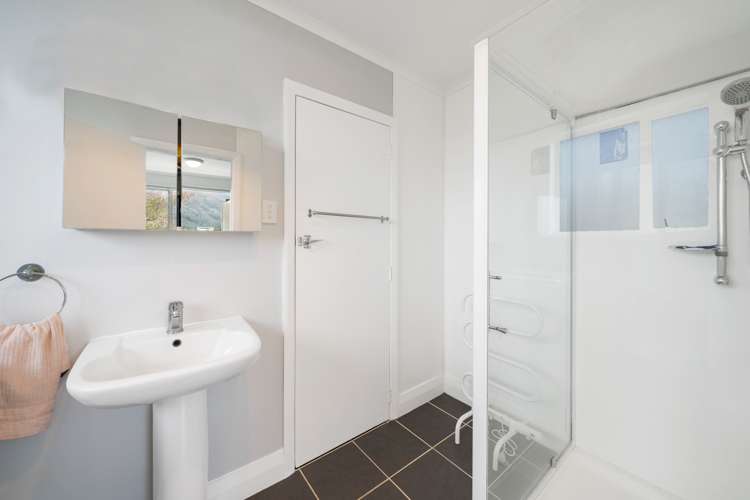 5a Enfield Street Wainuiomata_12