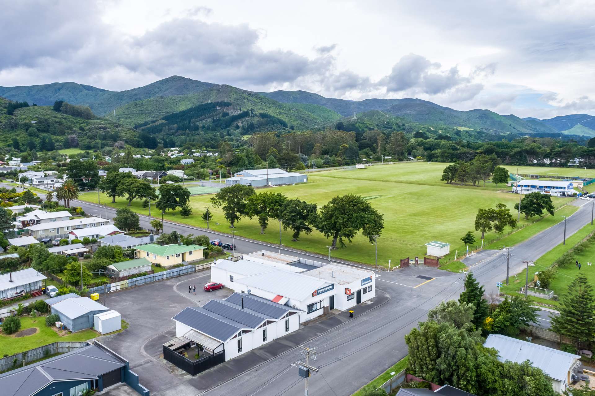 Empire Hotel, 37 Johnston St Featherston_0