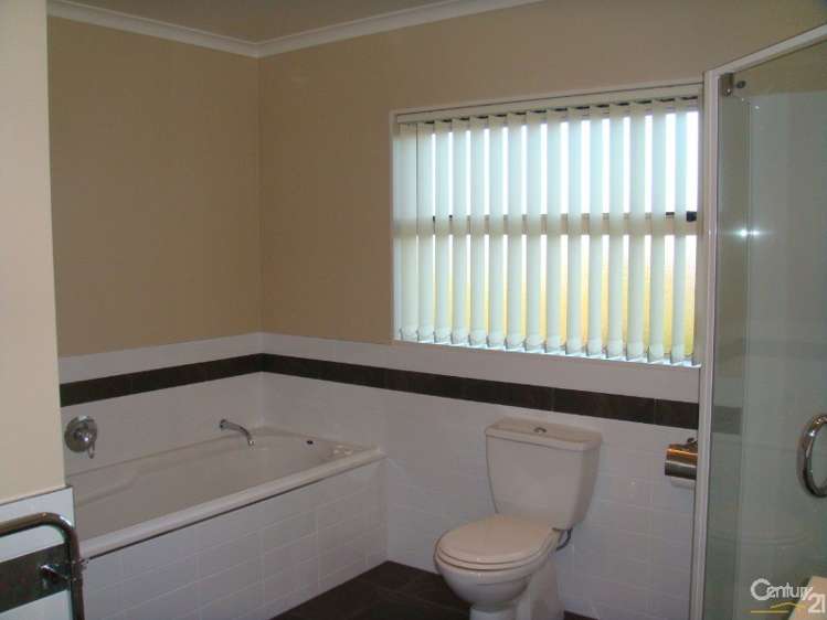 2 Kenley Heights Flat Bush_8