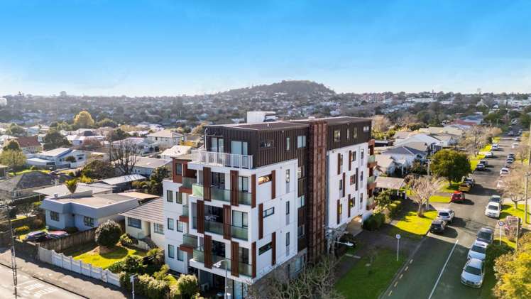 301/2A Truro Road Sandringham_14