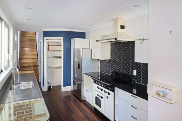 242 Sutherland Road Lyall Bay_2