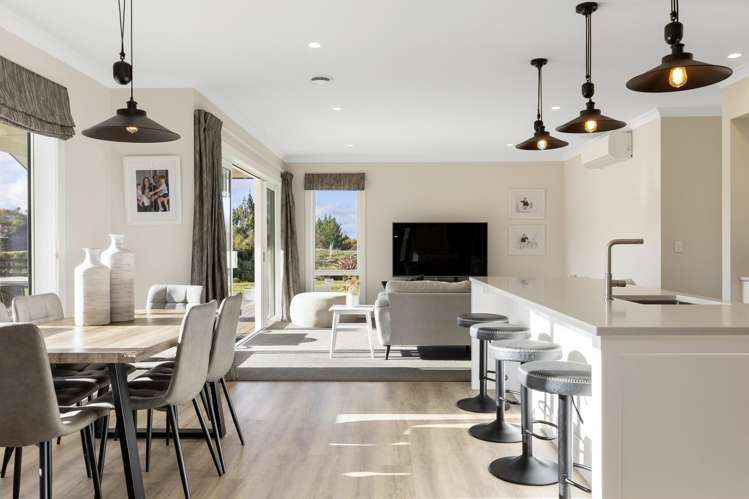 7 Lochinvar Lane Acacia Bay_14