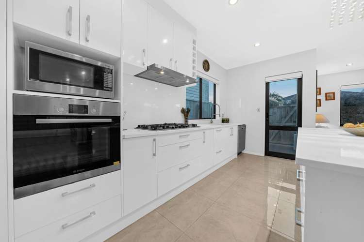 63 Castlederg Drive Flat Bush_10