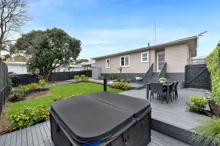 1/130 Edmonton Road Te Atatu South_13