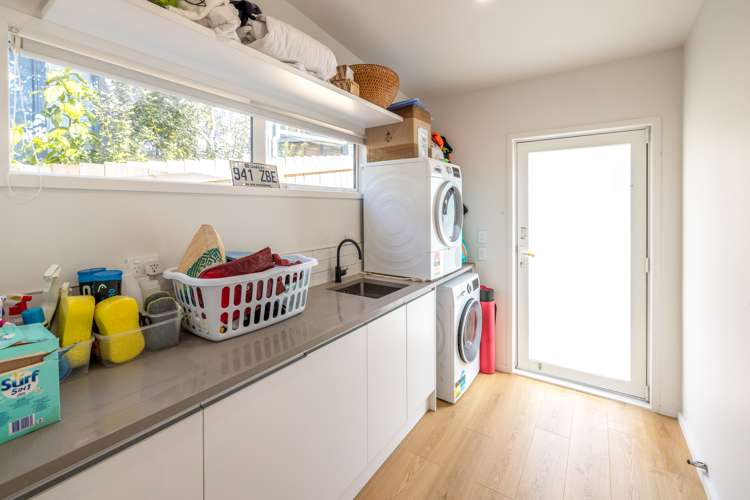 52 Calais Terrace Ostend_25