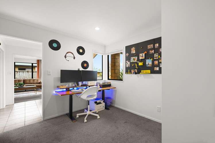 72 Wiltshire Drive Huntington_13