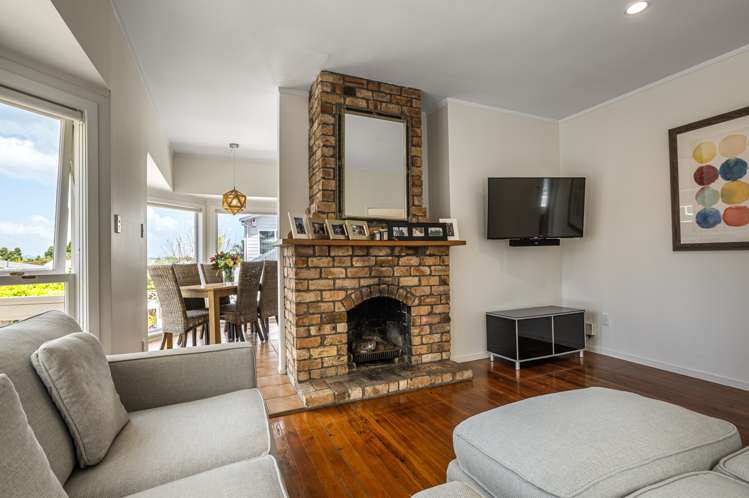 2/160 Onewa Road Northcote_8