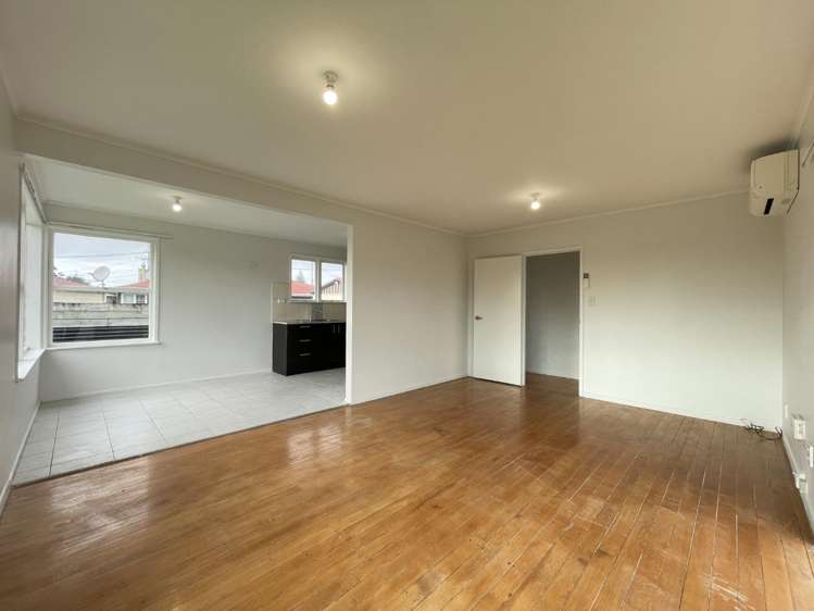 72 Clayton Avenue 10693_3