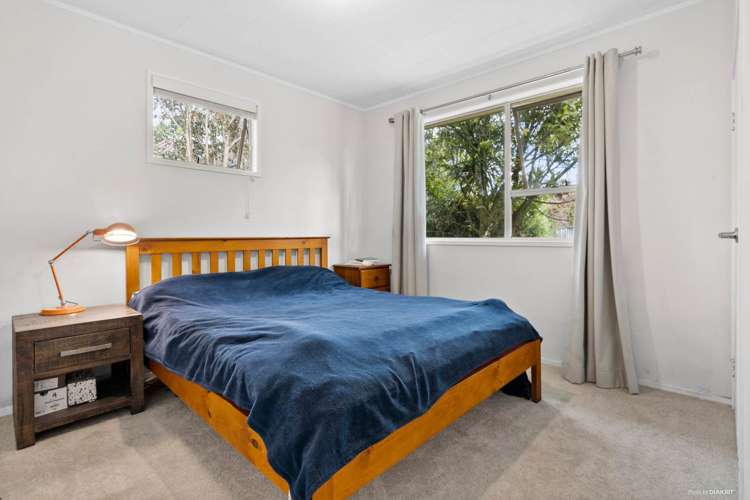 2 Surman Place Glen Eden_13