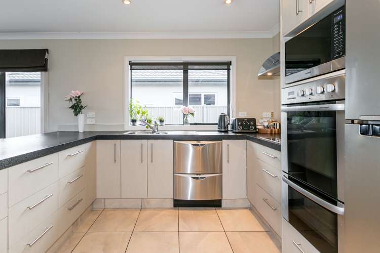 8 Pania Place Poraiti_4