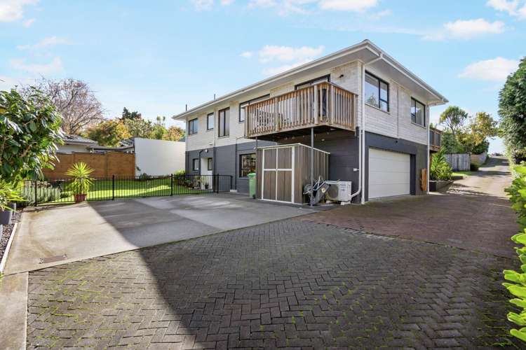 2/87 Beach Road Mellons Bay_34