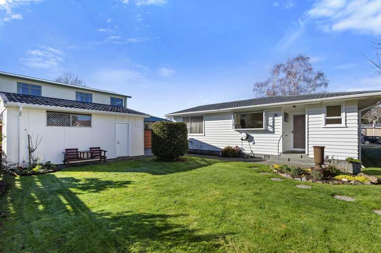 51 Holdsworth Avenue Trentham_14