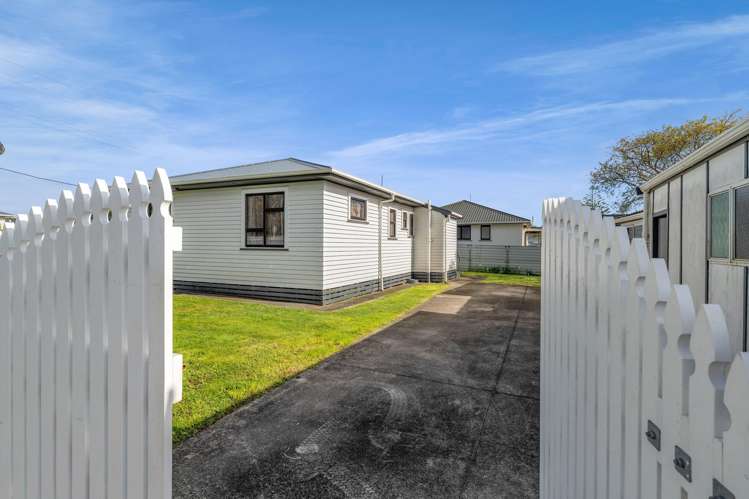 102 Brecon Road Stratford_22