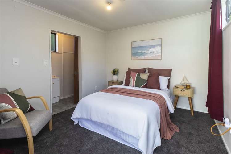 11 Oakley Crescent Hornby_10