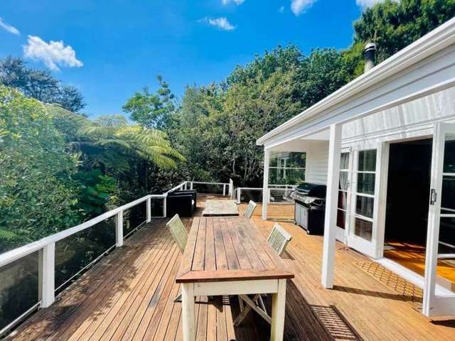 A Charming Spacious home in Titirangi!