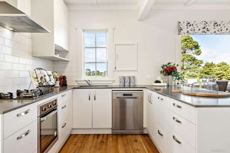 242 Hull Road Waiuku_12