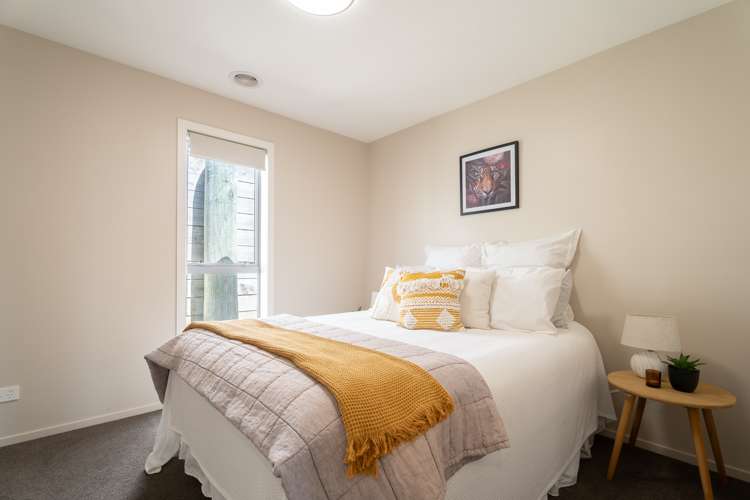 57 Red Beech Avenue Woodridge_16