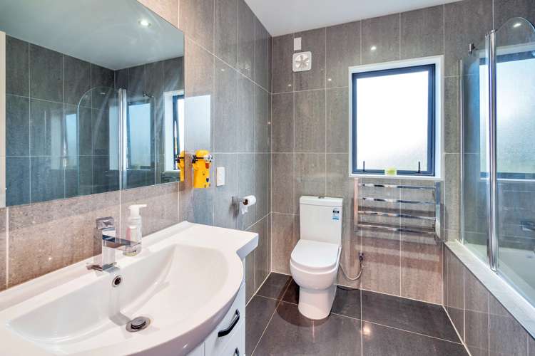 7a Roberts Road Te Atatu South_15