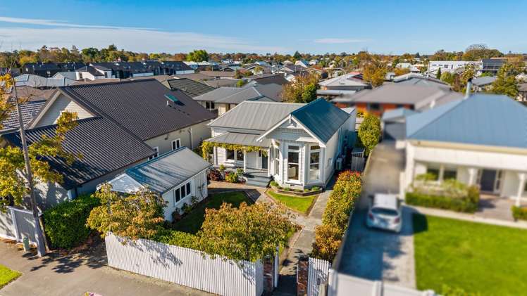 582 Madras Street Saint Albans_22