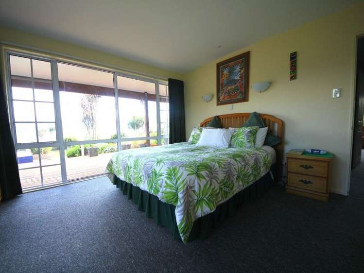 42 Cathedral Drive Manapouri_13