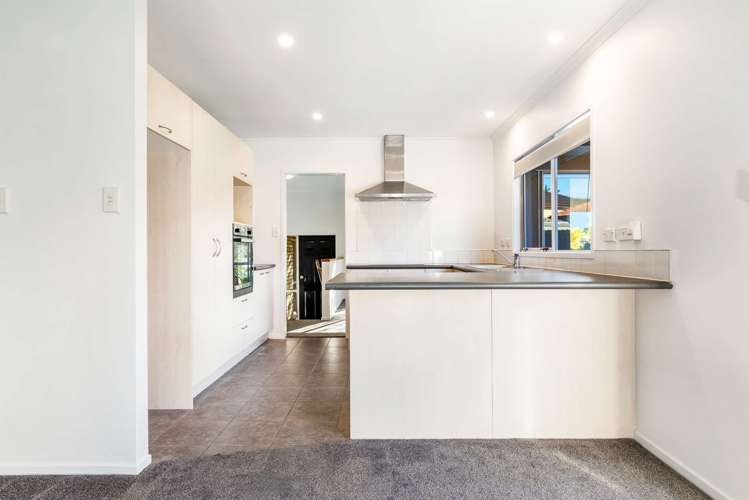 6 Bibury Avenue Henderson_13