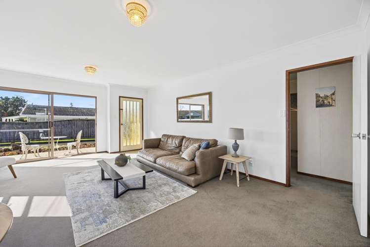 1/15 Serrita Avenue Sunnyhills_6
