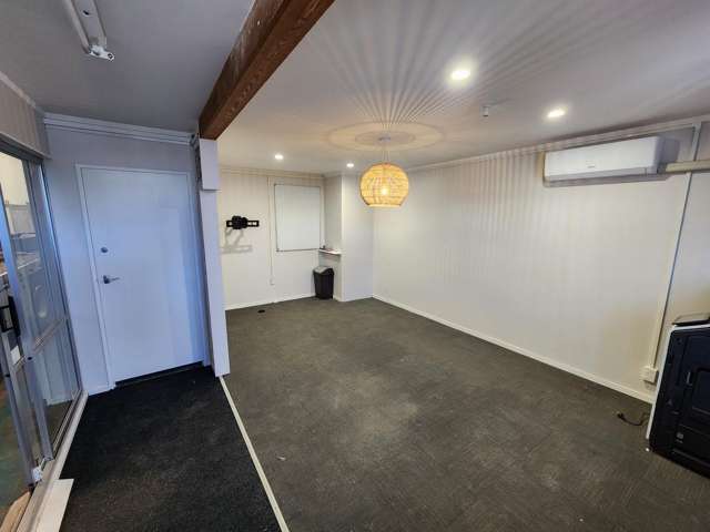 Unit 1/65 Nelson Street Petone_4