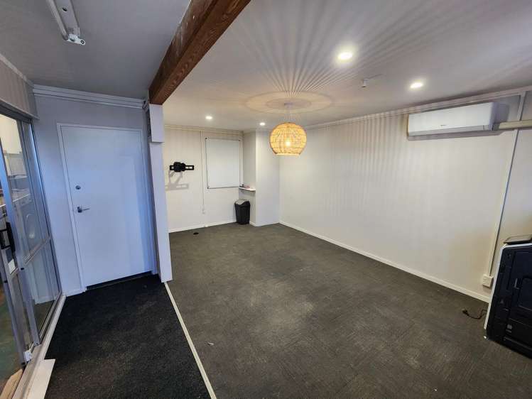 Unit 1/65 Nelson Street Petone_4