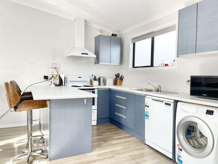 325A Cobham Drive 1076_6