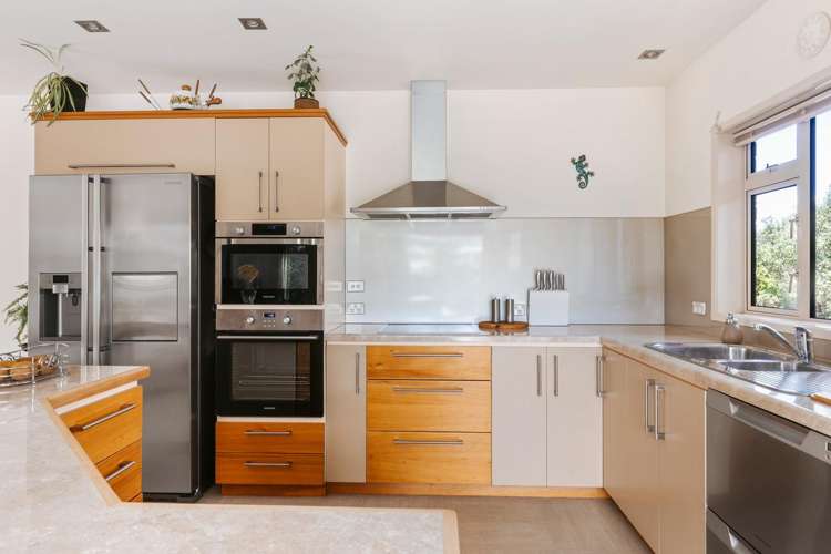 23 White Horse Drive_5