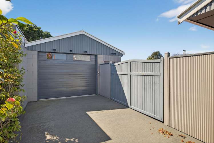 84 Greenhaven Drive Burwood_20