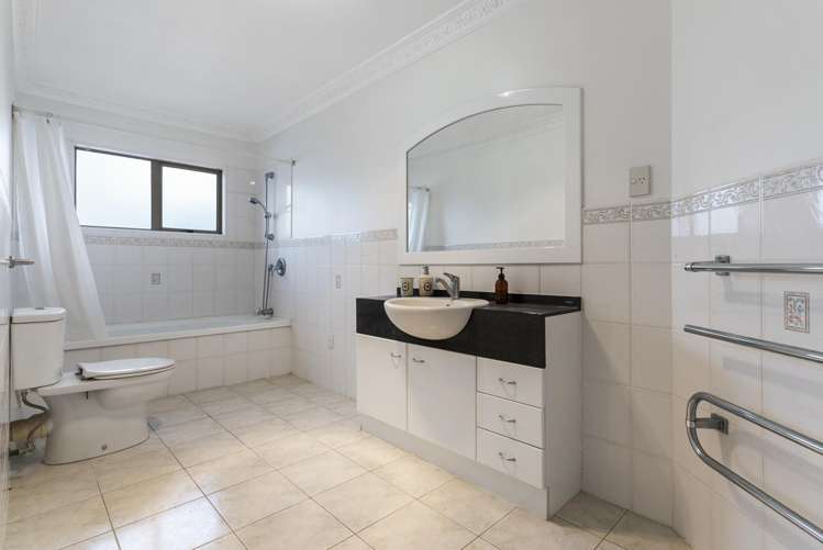 64 Whitford Road Botany Downs_14