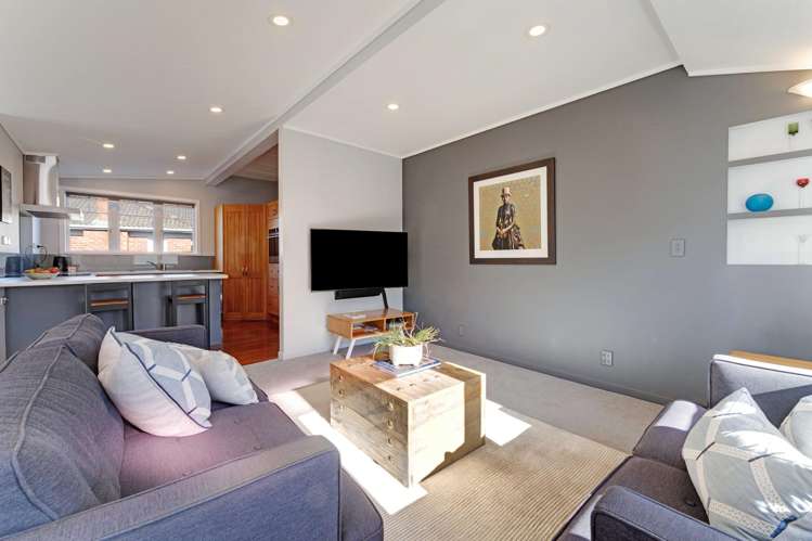 62 Beach Road Mellons Bay_6