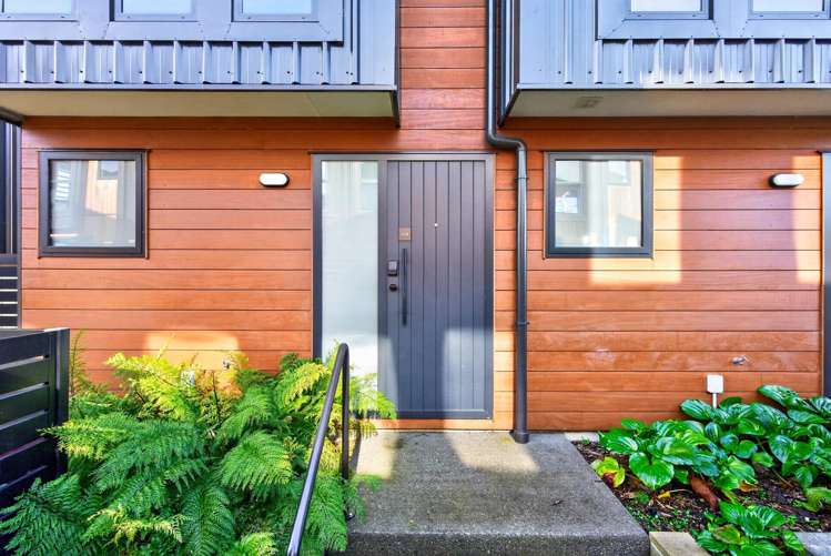 9/24 Fitzherbert Road_1