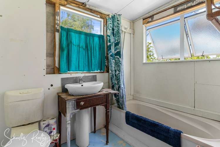 249 Mountain Road Maungaturoto_18