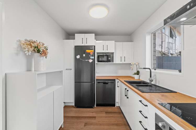 4/14 Church Square Addington_4