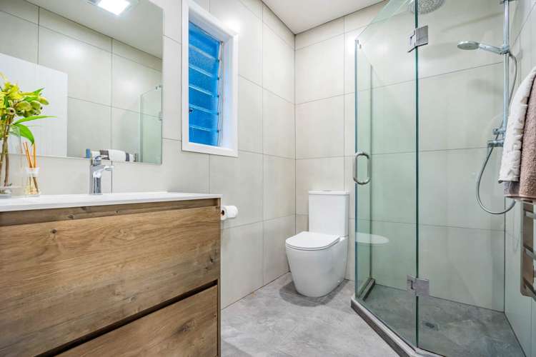 1/14 Taharoto Road Takapuna_14