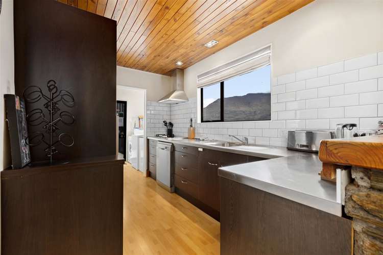 7 Mckerrow Place Fernhill/Sunshine Bay_6