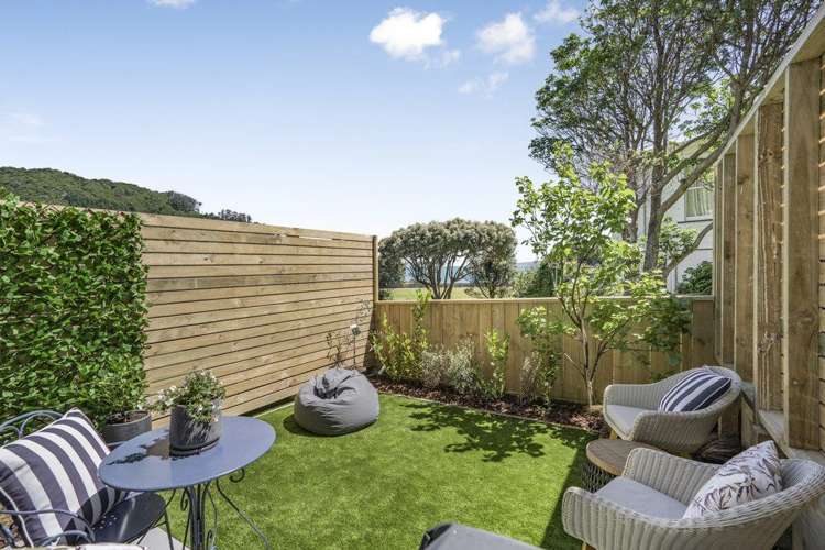 4C Ferry Road Days Bay_1