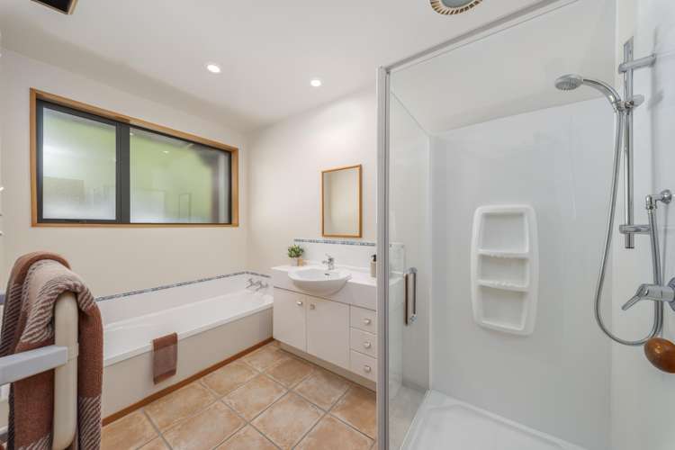 2 Springvale Gardens Harewood_12
