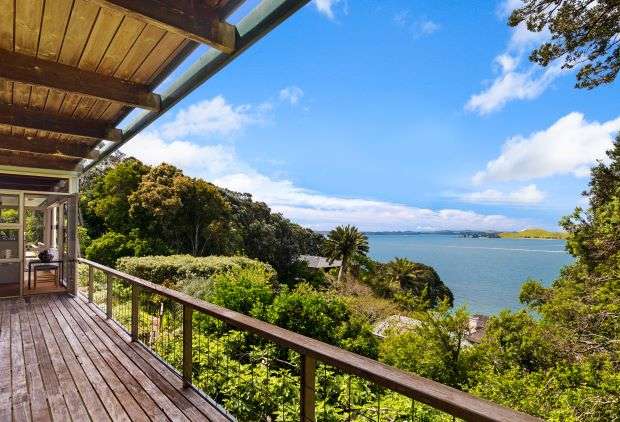 509 Riddell Road in Glendowie, Auckland