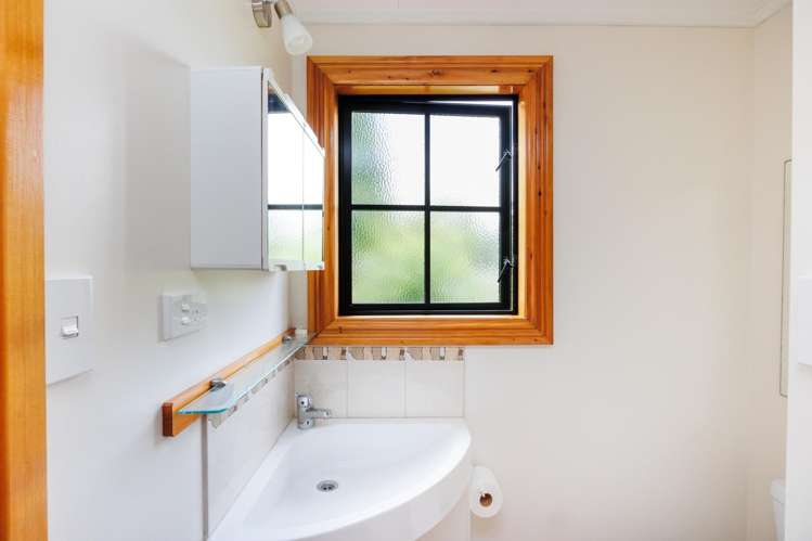 121-123 High Street Bulls_23