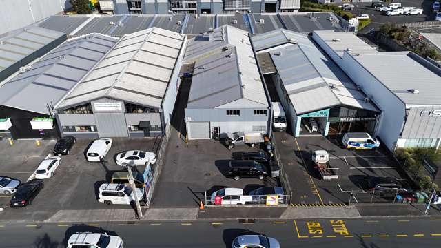 Automotive Workshop with Profile