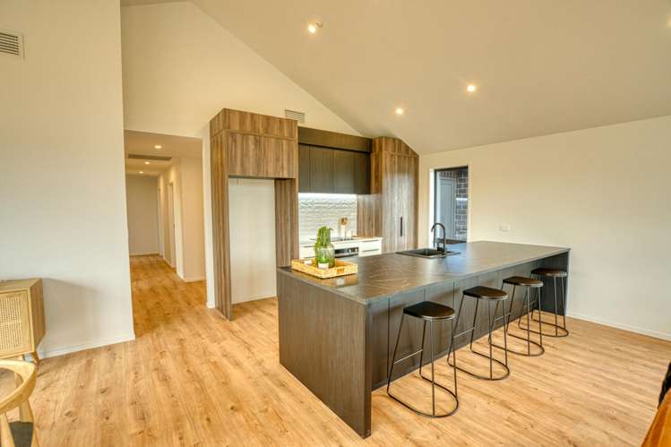 61 Ashley Drive Paroa_8